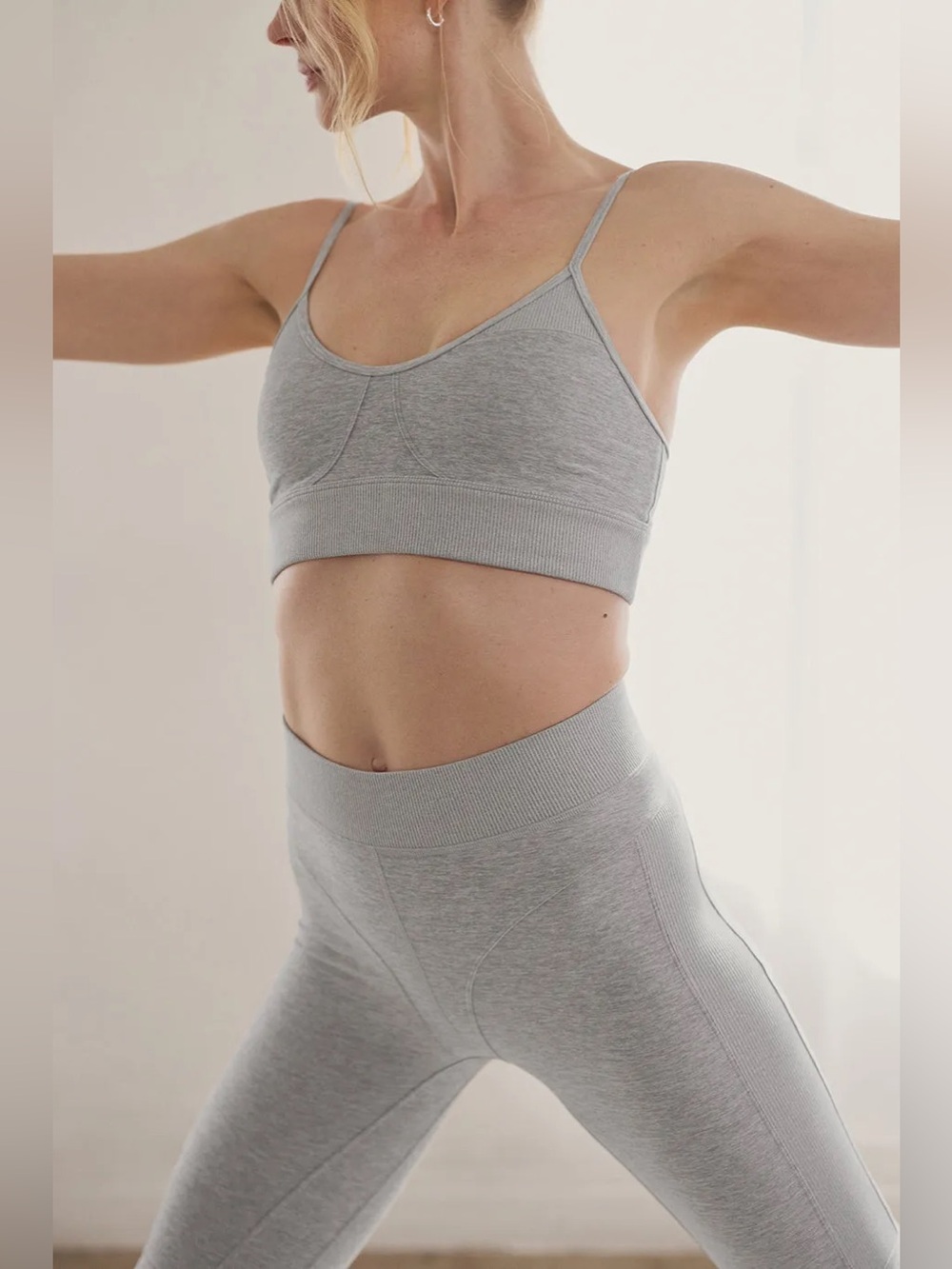 Alo Yoga Head Start Leggings & Bra Set Athletic Heather Gray Size Small